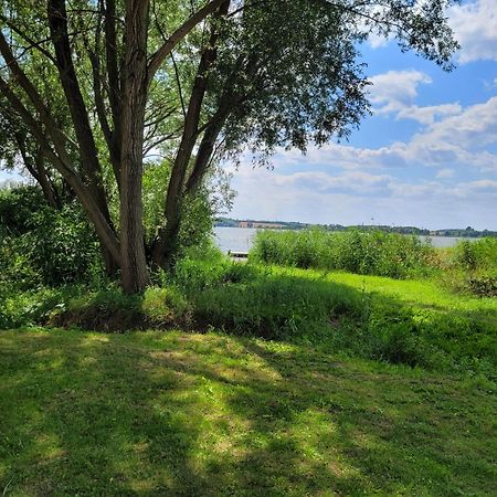Domek Nad Jeziorem Przy Lini Brzegowej Gorowychy, Pomorze Zewnętrze zdjęcie