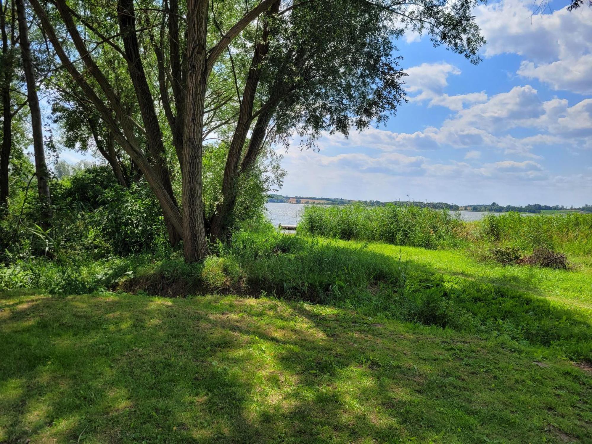 Domek Nad Jeziorem Przy Lini Brzegowej Gorowychy, Pomorze Zewnętrze zdjęcie